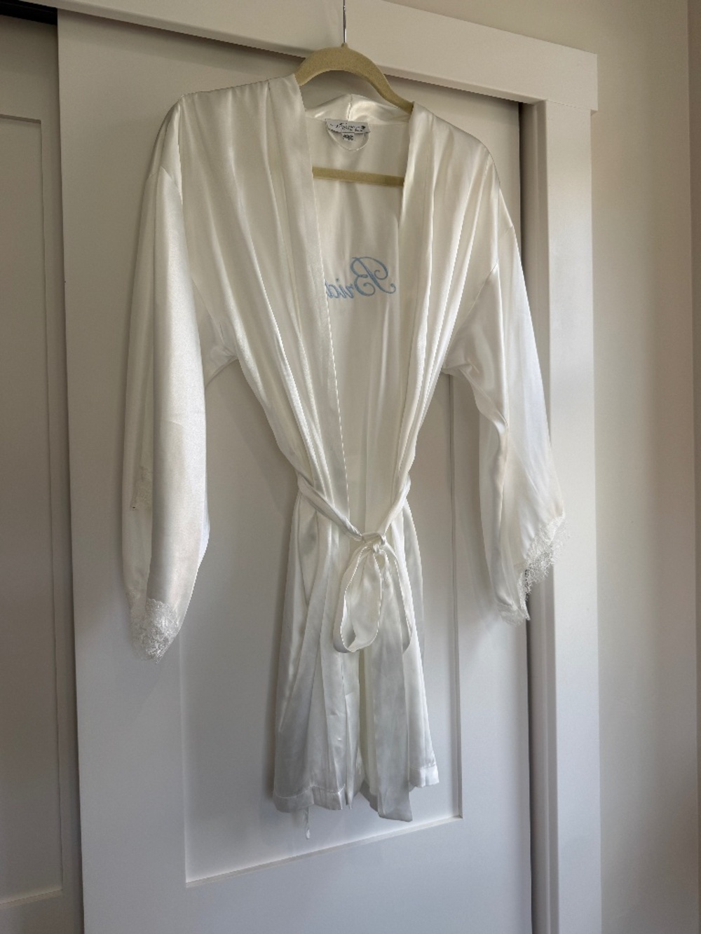 In Bloom by Jonquil Bride Robe - Picture 2 of 5